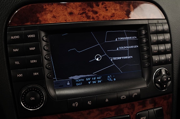 Mercedes-Benz S320 22 of 27