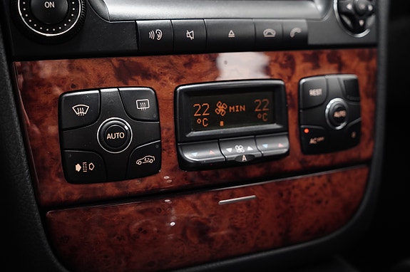 Mercedes-Benz S320 24 of 27