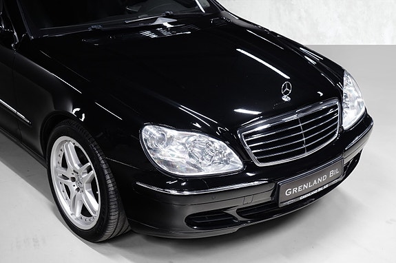 Mercedes-Benz S320 3 of 27