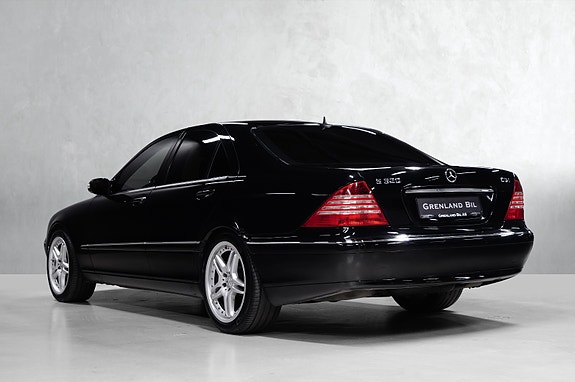 Mercedes-Benz S320 8 of 27