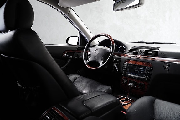Mercedes-Benz S320 17 of 27