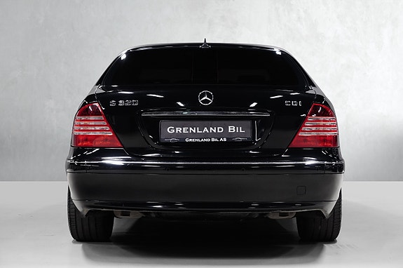 Mercedes-Benz S320 10 of 27