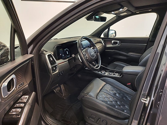 Kia Sorento 18 of 30