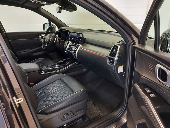 Kia Sorento 23 of 30