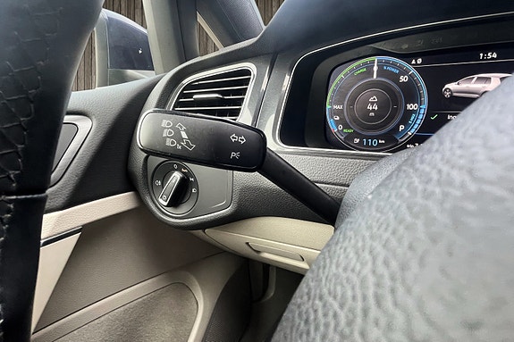 Volkswagen e-Golf VII 20 of 30