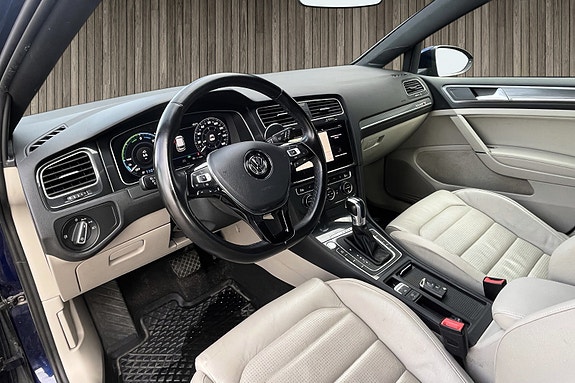 Volkswagen e-Golf VII 13 of 30