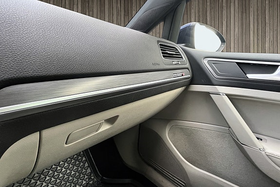 Volkswagen e-Golf VII 29 of 30
