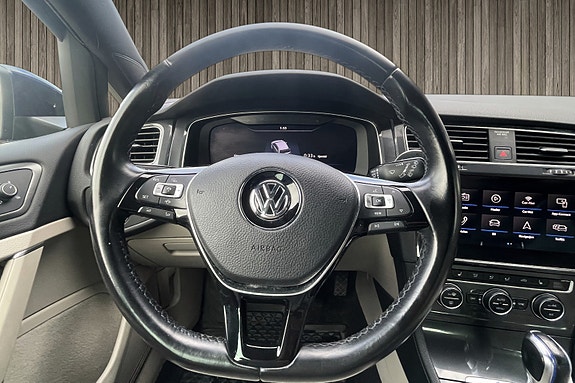Volkswagen e-Golf VII 17 of 30
