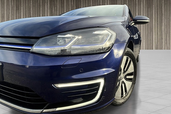 Volkswagen e-Golf VII 9 of 30