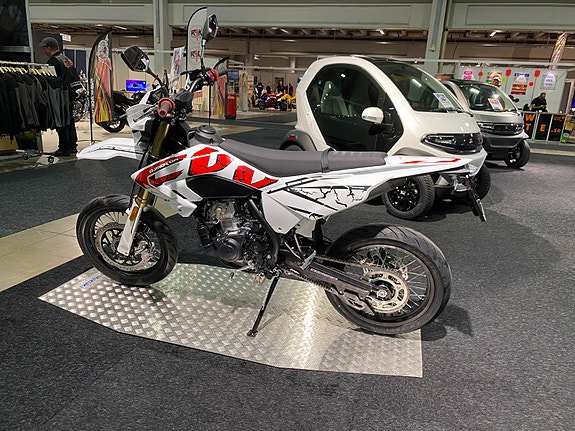 QJ Motor COV 125 Supermoto/NYHET 2026! 2 of 19