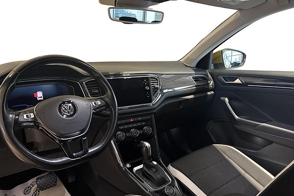 Volkswagen T-Roc 7 of 10
