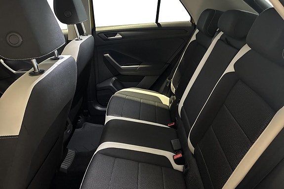 Volkswagen T-Roc 6 of 10