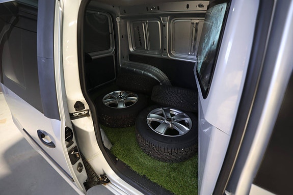 Volkswagen Caddy 25 of 28
