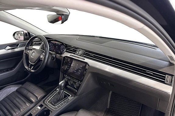 Volkswagen Passat Alltrack 19 of 22