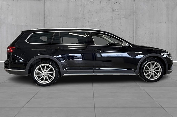 Volkswagen Passat Alltrack 6 of 22