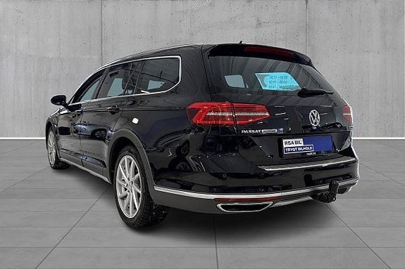 Volkswagen Passat Alltrack 3 of 22