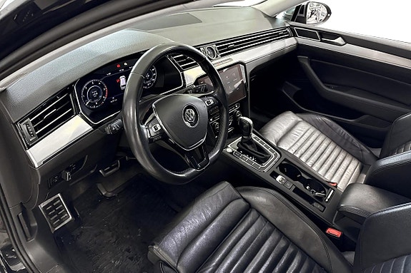 Volkswagen Passat Alltrack 16 of 22