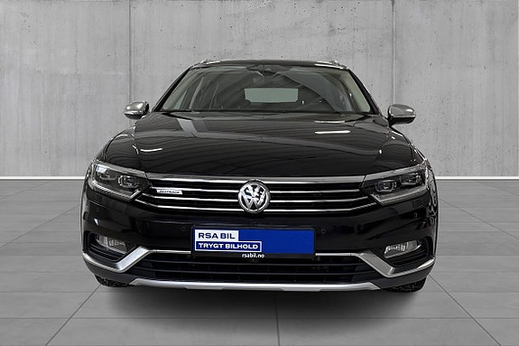 Volkswagen Passat Alltrack 2 of 22