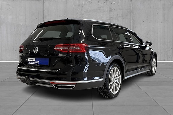 Volkswagen Passat Alltrack 5 of 22