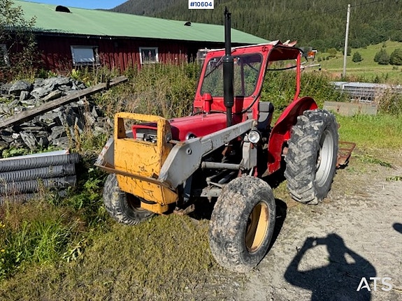 Massey Ferguson 1971 135 2X4 Traktor 3 of 21