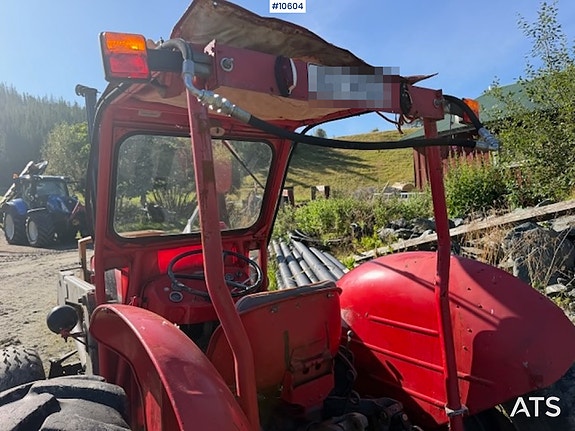 Massey Ferguson 1971 135 2X4 Traktor 7 of 21