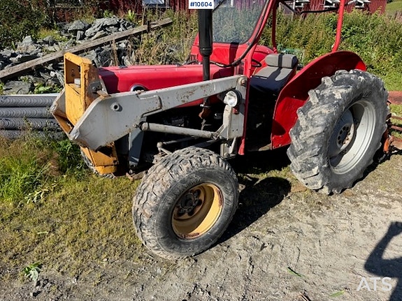 Massey Ferguson 1971 135 2X4 Traktor 4 of 21