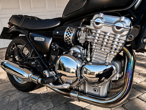 Triumph Thunderbird 900 - Cafe Racer 6 of 8