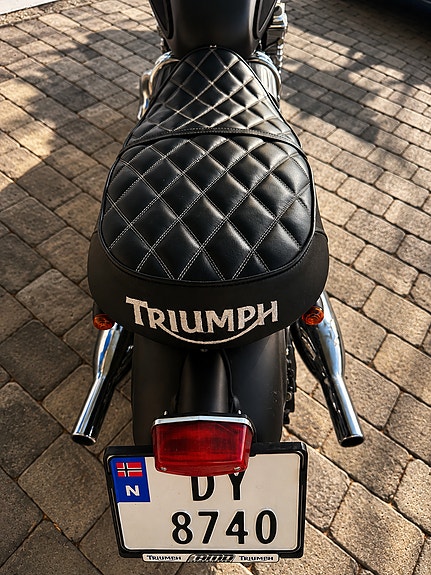 Triumph Thunderbird 900 - Cafe Racer 4 of 8
