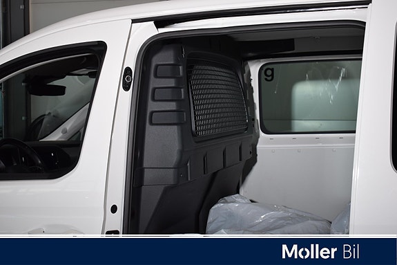 Volkswagen Caddy Maxi 4 of 19