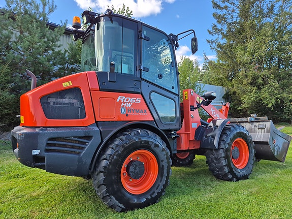 Kubota R065 4 of 12