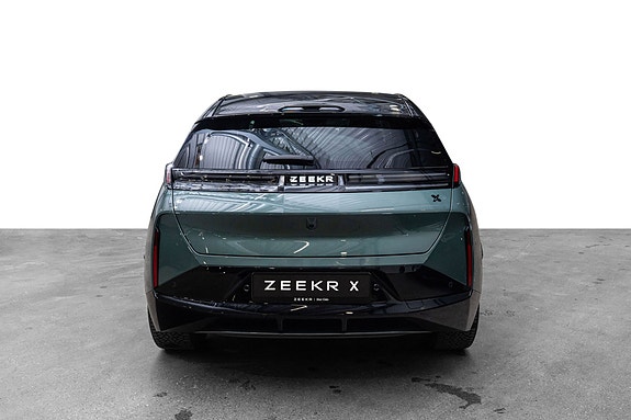 Zeekr X 7 of 21
