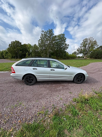 Mercedes-Benz C180 3 of 21