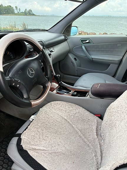 Mercedes-Benz C180 9 of 21