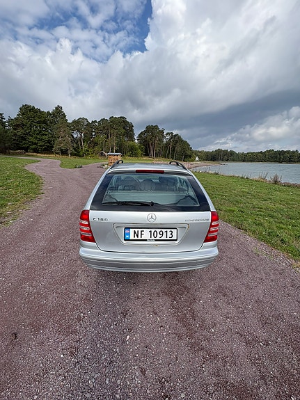 Mercedes-Benz C180 4 of 21