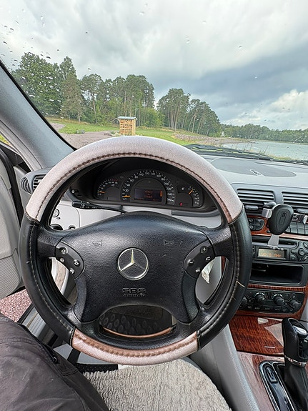 Mercedes-Benz C180 8 of 21