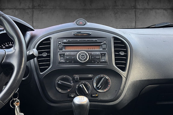 Nissan Juke 9 of 12