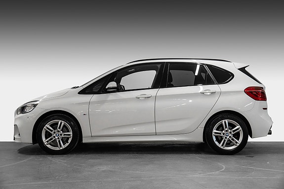 BMW 218i 3 of 30