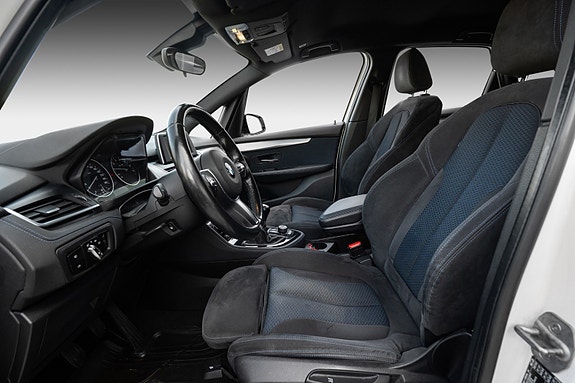 BMW 218i 9 of 30