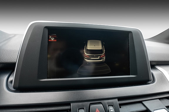 BMW 218i 14 of 30