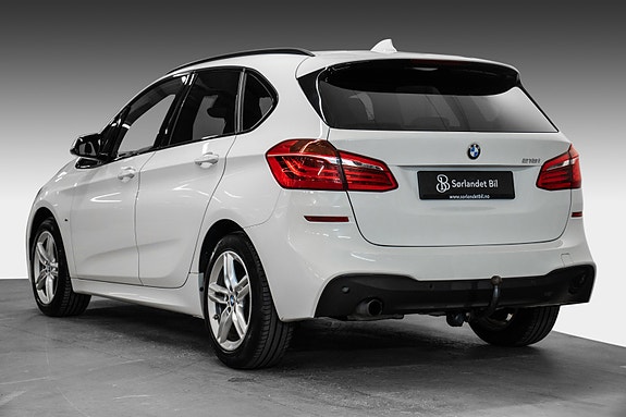 BMW 218i 4 of 30