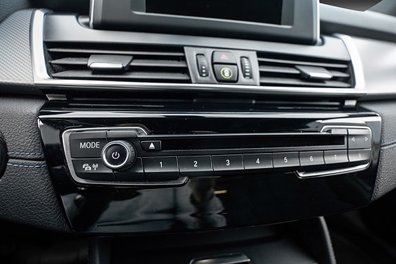 BMW 218i 18 of 30