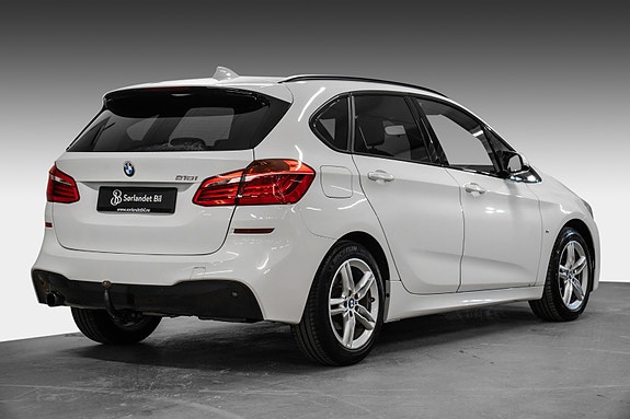BMW 218i 5 of 30