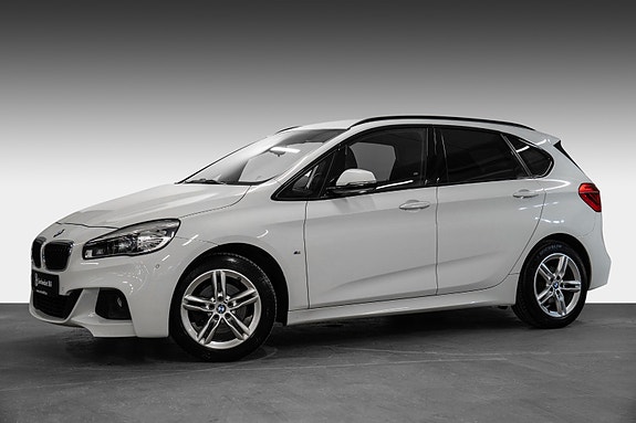 BMW 218i 2 of 30