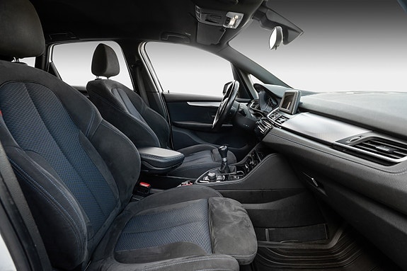 BMW 218i 28 of 30