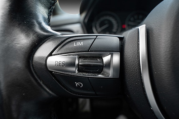 BMW 218i 22 of 30