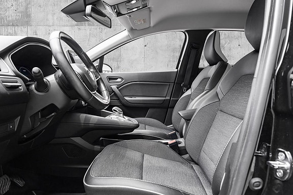 Renault Captur 10 of 24
