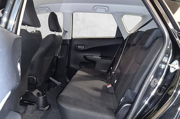 Toyota Verso-S 20 of 30
