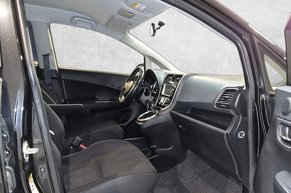 Toyota Verso-S 17 of 30