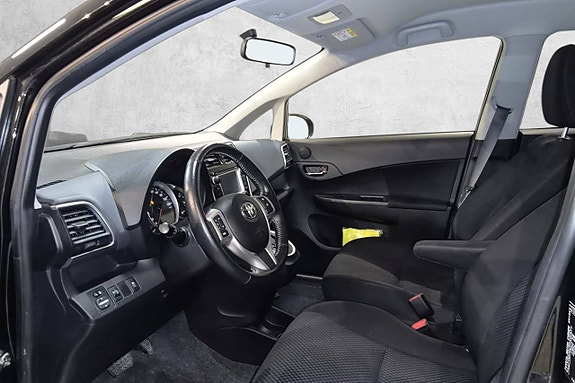 Toyota Verso-S 15 of 30