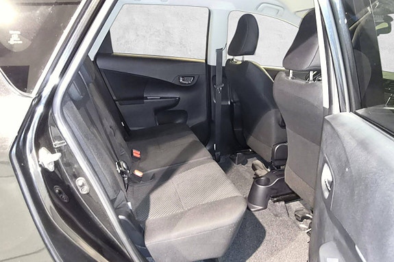 Toyota Verso-S 19 of 30